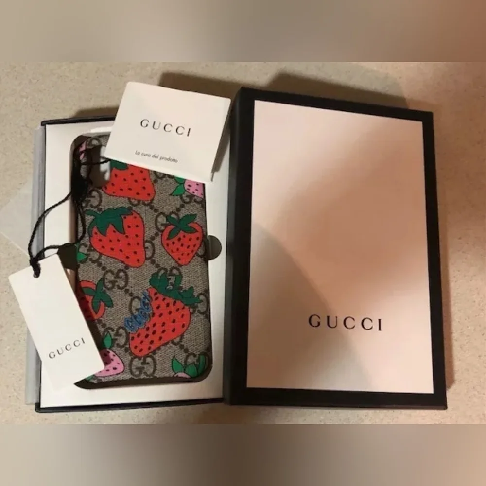 AUTHENTIC GUCCI LIMITED EDITION GG STRAWBERRY SUPREME IPHONE CASE X